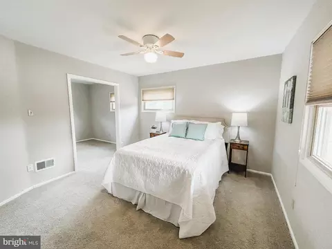 8 Pearson Dr, Newark, DE 19713 photo 17