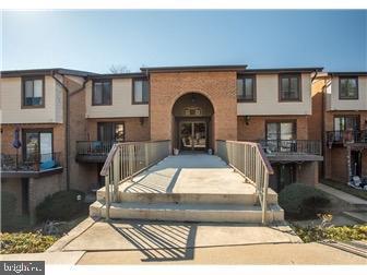 5026 W Brigantine Ct, Wilmington, DE 19808