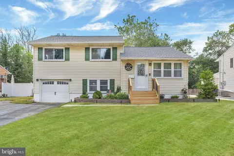 1062 Wagoner Dr, Wilmington, DE 19805
