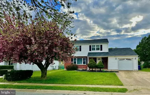 204 S Booth Dr, New Castle, DE 19720