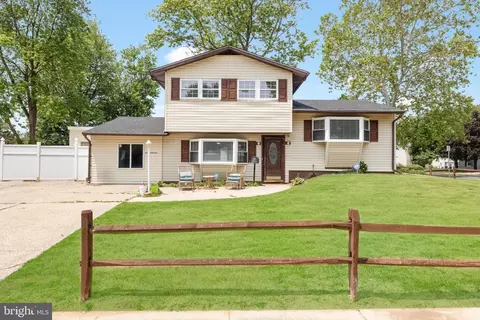 701 S Harmony Rd, Newark, DE 19713