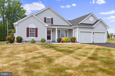 408 Rolling Green Dr, New Castle, DE 19720