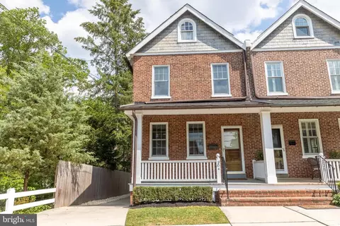 204 Brecks Ln, Wilmington, DE 19807