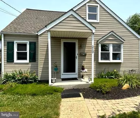 210 W Franklin Ave, New Castle, DE 19720