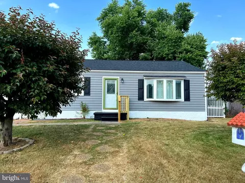 19 Gene Ave, New Castle, DE 19720