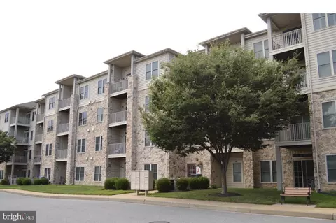 1000 Fountainview Cir #405, Newark, DE 19713