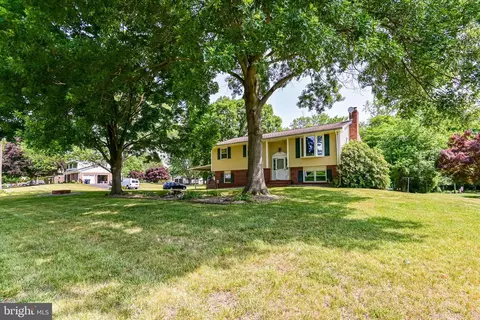 137 Carlotta Dr, Bear, DE 19701 photo 3