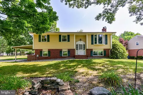 137 Carlotta Dr, Bear, DE 19701