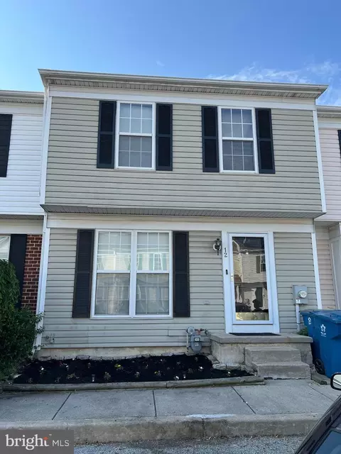 12 Charles Ct, Newark, DE 19702