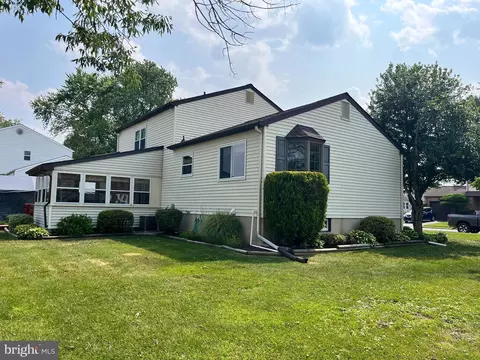106 N Dover Ct, Bear, DE 19701 photo 3