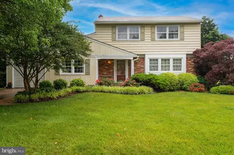 2607 Heritage Farm Dr, Wilmington, DE 19808