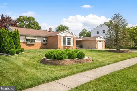 2216 Kingsridge Dr, Wilmington, DE 19810