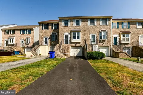 506 Blacksmith Ln, Newark, DE 19702