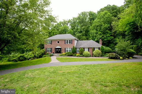 18 Raphael Rd, Hockessin, DE 19707
