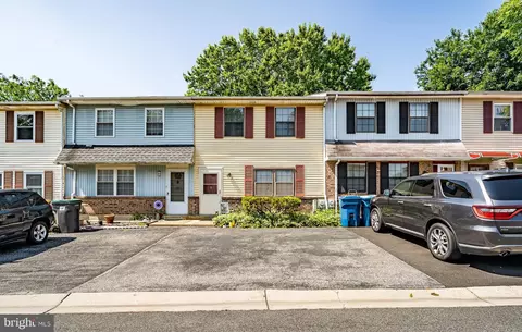 6 Bavarian Ln, Wilmington, DE 19810
