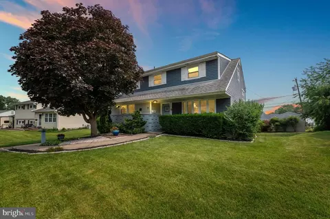 7 Glenrock Dr, Claymont, DE 19703
