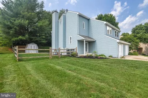 7 Coach Hill Dr, Newark, DE 19711