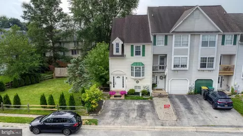215 Vercelli Dr, Bear, DE 19701
