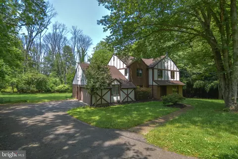 624 Woodview Dr, Hockessin, DE 19707