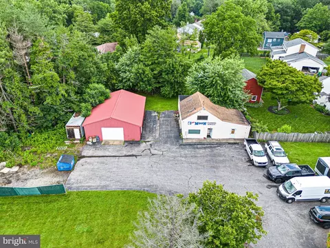 2225 Naamans Rd, Wilmington, DE 19810