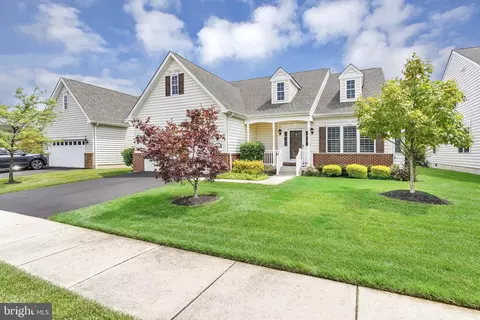3 Devalinder Dr, Newark, DE 19702