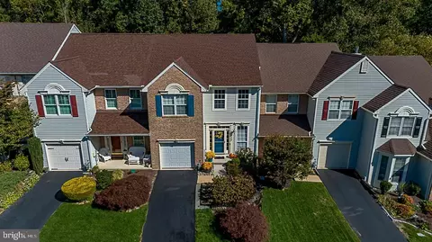 330 Waterford Ln, Wilmington, DE 19808