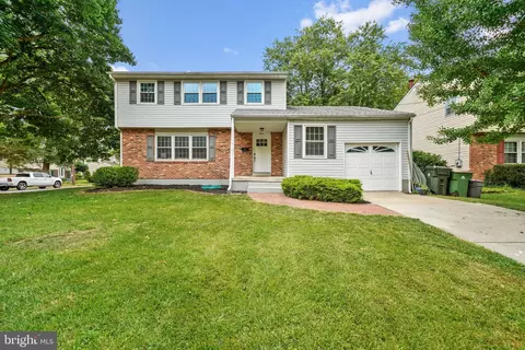 12 Anita Dr, Newark, DE 19713
