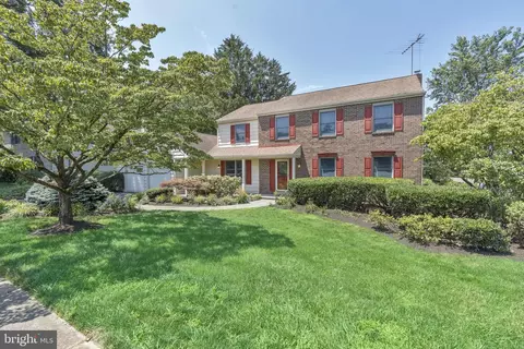 14 Kings Grant Rd, Hockessin, DE 19707