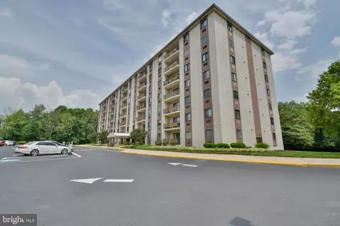 27401 Valley Run Dr #401, Wilmington, DE 19810