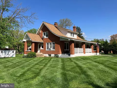 1752 Old Coochs Bridge Rd, Newark, DE 19702