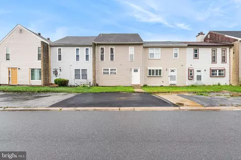 2213 Dickens Ter, Newark, DE 19702