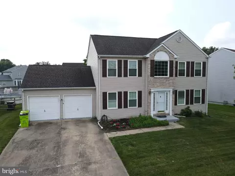 51 Avignon Dr, Newark, DE 19702