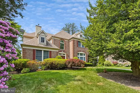 302 Hawthorne Dr, Wilmington, DE 19802