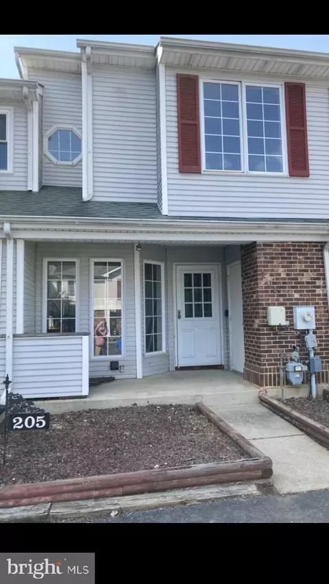 205 Lake Arrowhead Cir, Bear, DE 19701