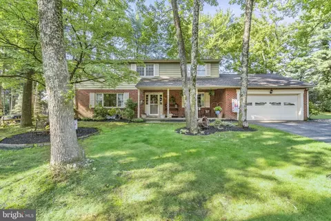 12 Francis Ln, Wilmington, DE 19803