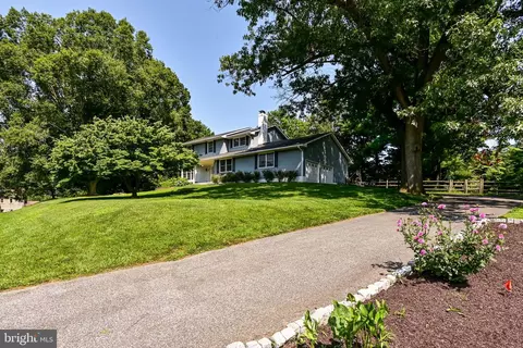 8 Canter Cir, Newark, DE 19711 photo 2