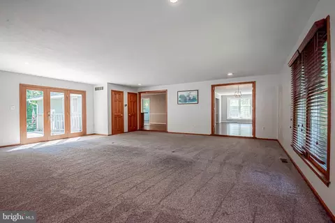 8 Canter Cir, Newark, DE 19711 photo 25
