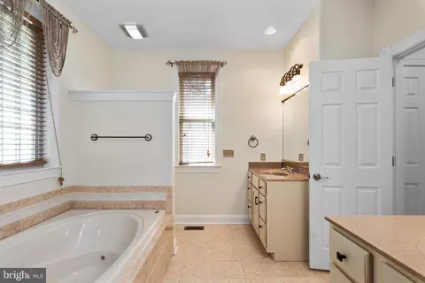 203 Silver Birch Ln, Bear, DE 19701 photo 32
