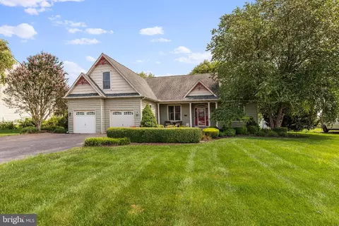 203 Silver Birch Ln, Bear, DE 19701