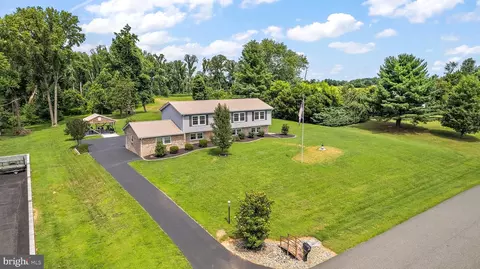 121 Crystal Run Dr, Middletown, DE 19709