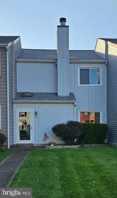 167 E Green Valley Cir, Newark, DE 19711
