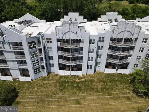 5209 Le Parc Dr #3, Wilmington, DE 19809