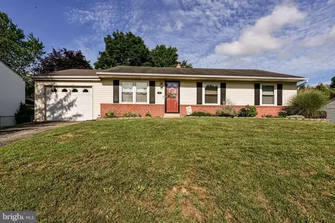 7 N Kingscroft Dr, Bear, DE 19701