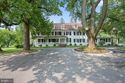 204 Buck Rd, Wilmington, DE 19807