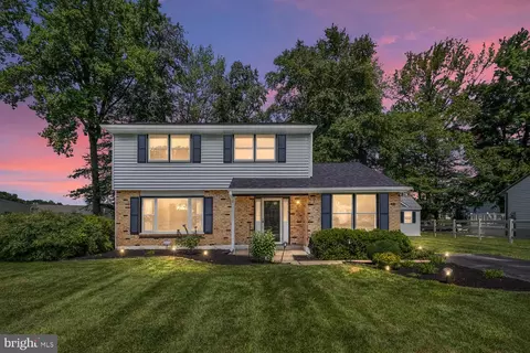 42 N Skyward Dr, Newark, DE 19713