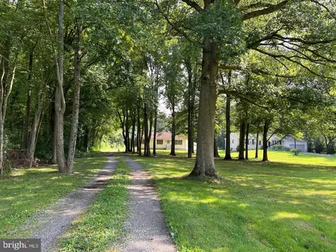216 Eagles Nest Landing Rd, Townsend, DE 19734