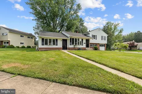 159 S Shelley Dr, Claymont, DE 19703