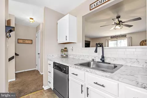 1004 San Remo Ct, Bear, DE 19701 photo 9