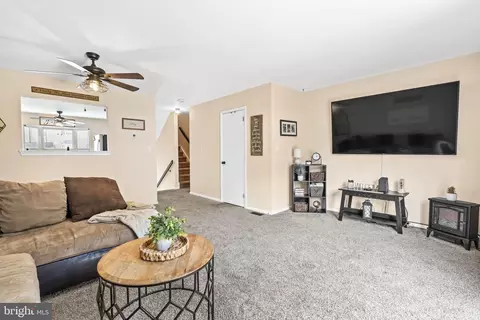 1004 San Remo Ct, Bear, DE 19701 photo 4