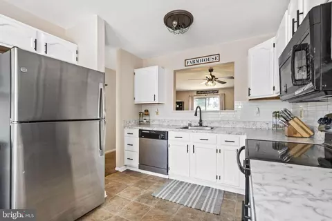 1004 San Remo Ct, Bear, DE 19701 photo 7